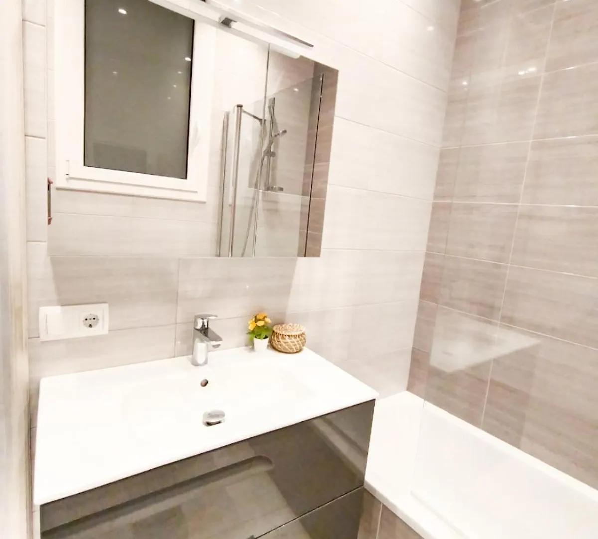 Hostal Private Rooms Next Liceu Barcelona España